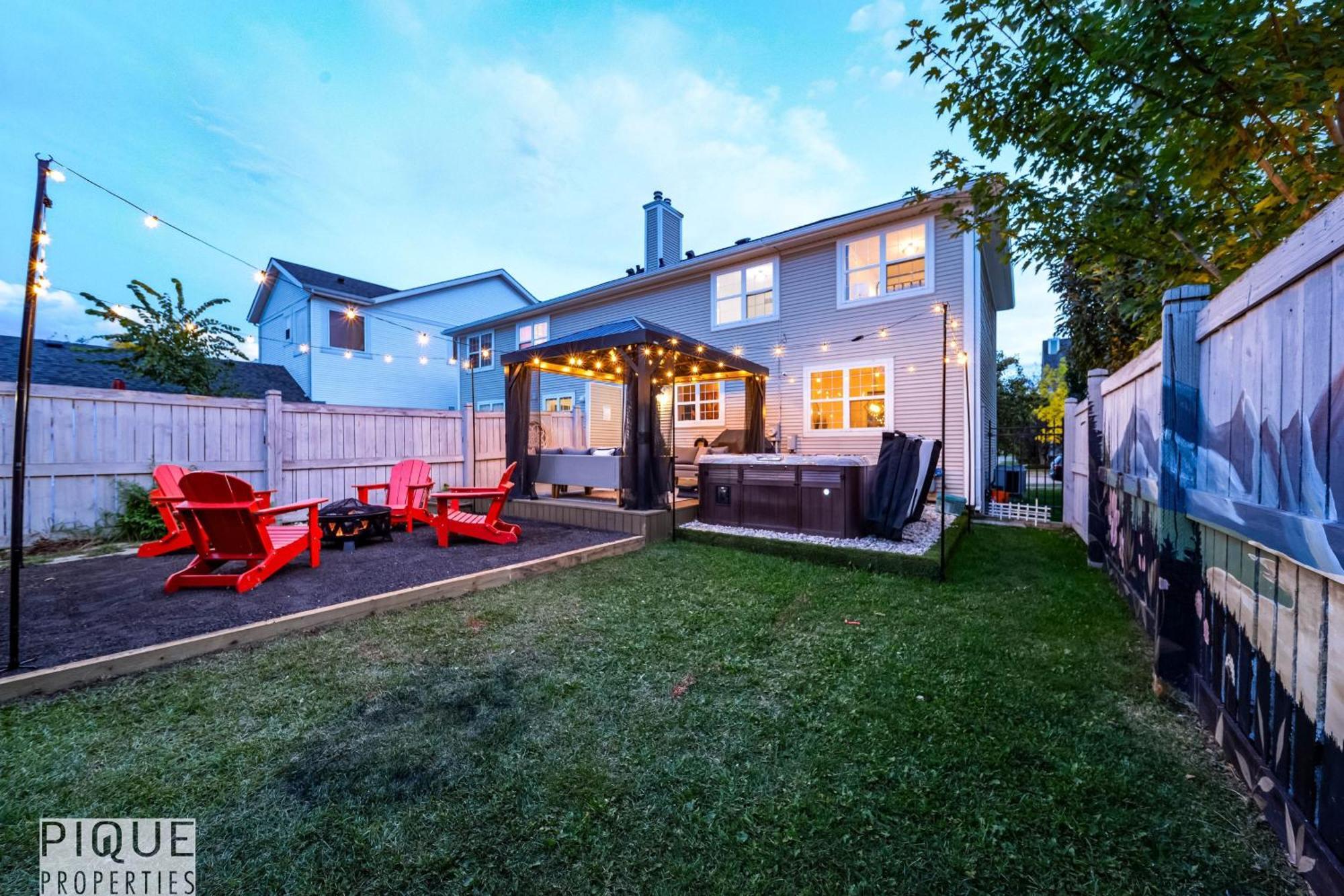 5 Bedroom Nordic Home, Pet Friendly, Garage, Wifi, Foosball! Edmonton Esterno foto